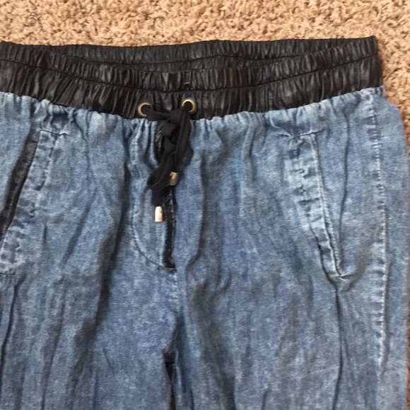 Joggers - Picture 2 of 3